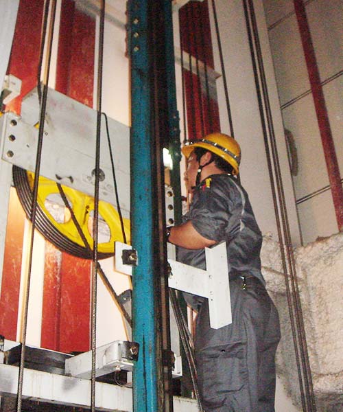 エレベーター修理点検の醍醐管理